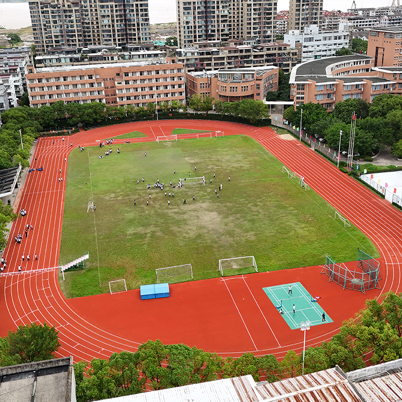 某学校安全可持续跑道——EPDM彩色橡胶颗粒